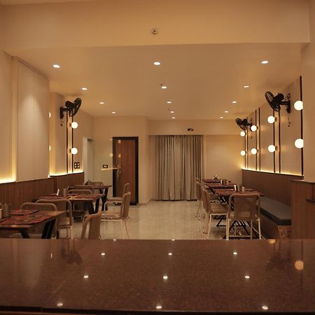 Hotel The Rainbow Inn Udaipur Bagian luar foto